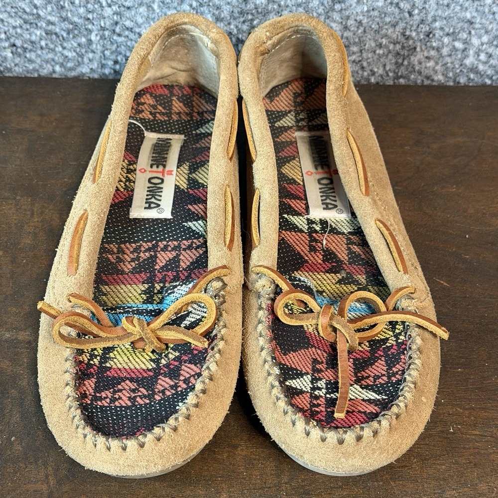 Size 6 Minnetonka Suede Women's Moccasins Southwestern Aztec Taupe-Tan Slip-on